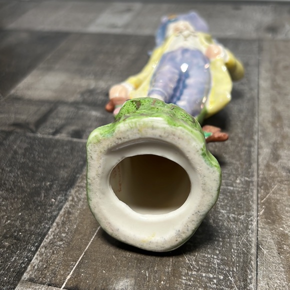 Vintage Porcelain Victorian Age Figurines - Picture 13 of 13